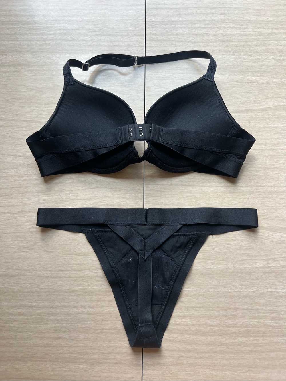 Victoria's Secret Vintage Fashion Show Black Sequin Mesh Bra and Thong 32A Small - Picture 3 of 3